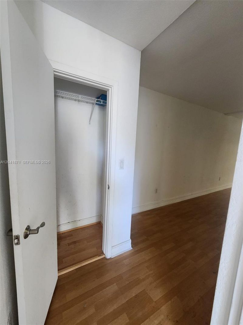 1080 99th St, Unit 212, Bay Harbor Islands, FL 33154 Photo