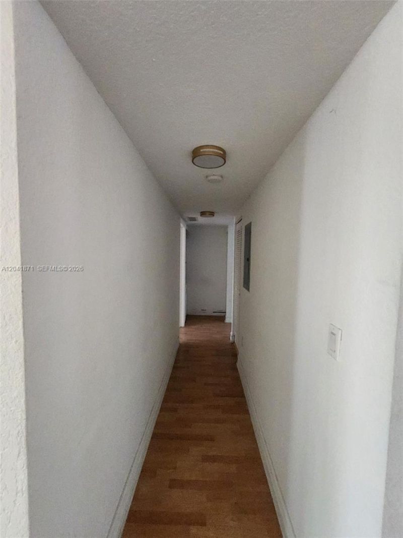 1080 99th St, Unit 212, Bay Harbor Islands, FL 33154 Photo