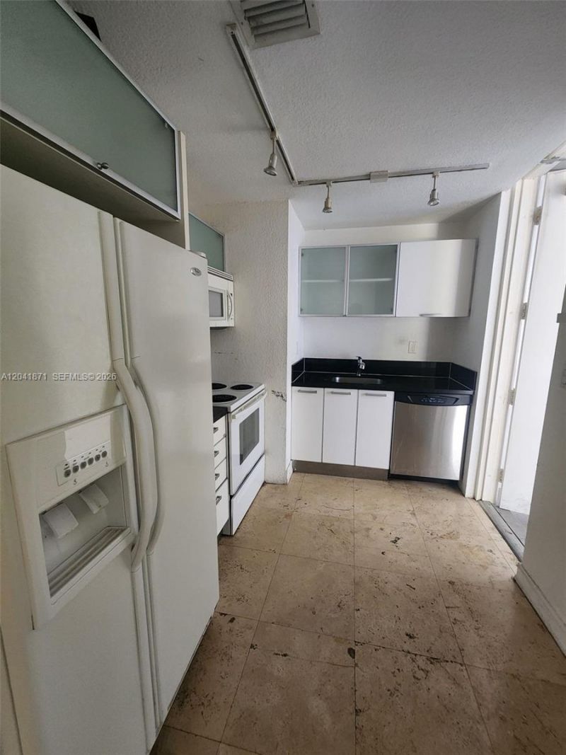 1080 99th St, Unit 212, Bay Harbor Islands, FL 33154 Photo