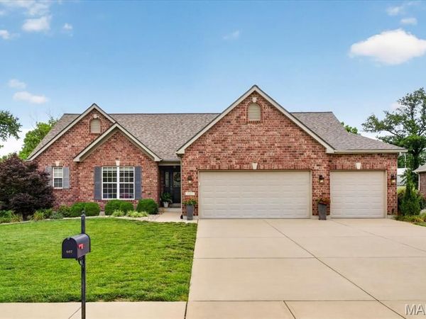 607 W Laura Court, Columbia, IL 62236