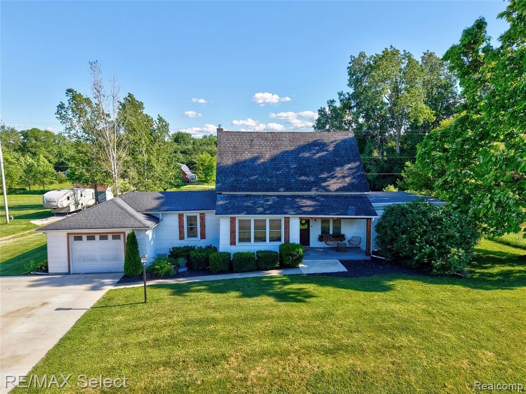 10469 W Pierson Road, Flushing Township, MI 48433 Main Photo
