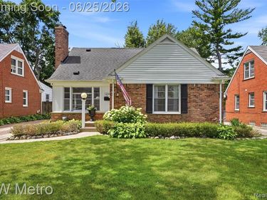 1210 Lyons Avenue, Royal Oak, MI 48073