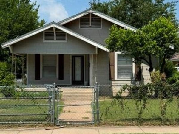 2203 Pearl Avenue, Fort Worth, TX 76164