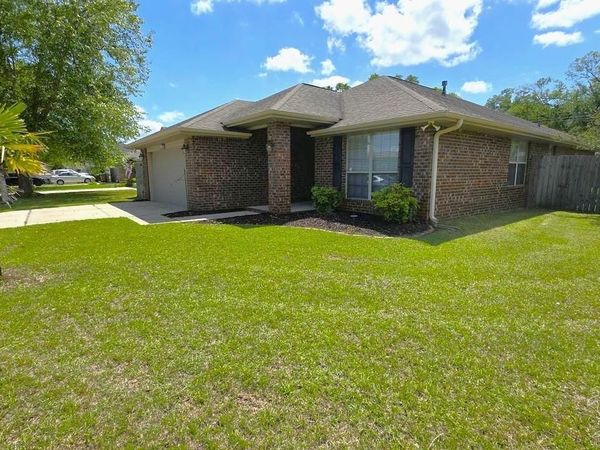 4479 Winona Ln, Pace, FL 32571