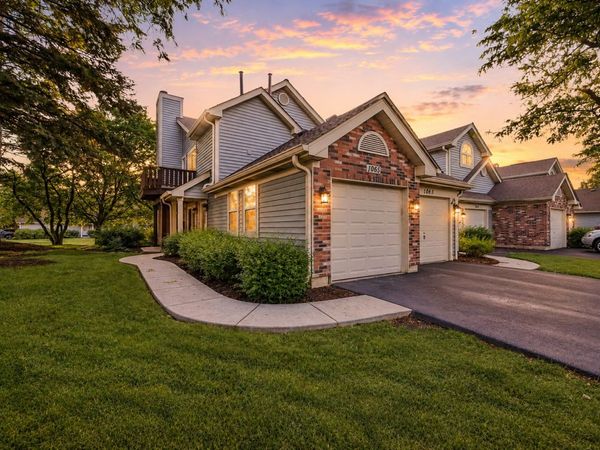1065 Rockport Drive , Carol Stream, IL 60188