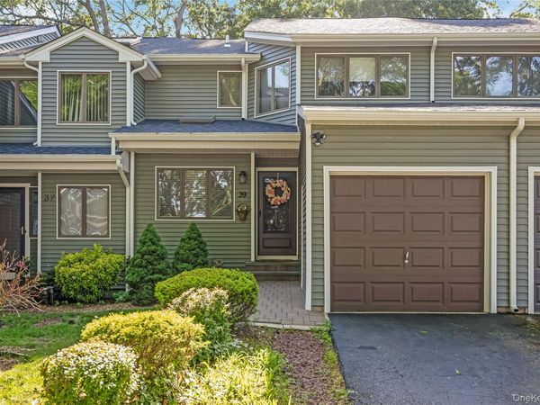 39 Jeremy Circle, Nesconset, NY 11767