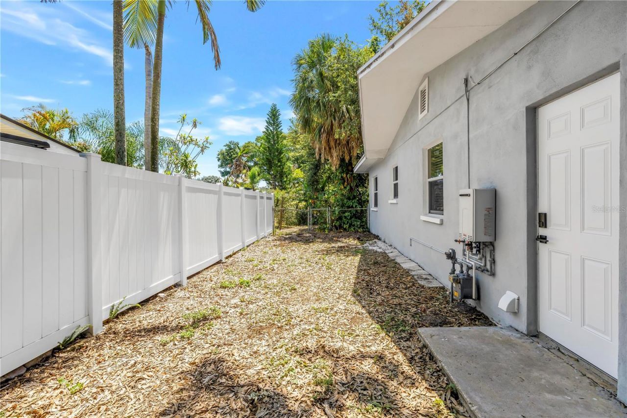 5846 12th Street S, Saint Petersburg, FL 33705 Photo