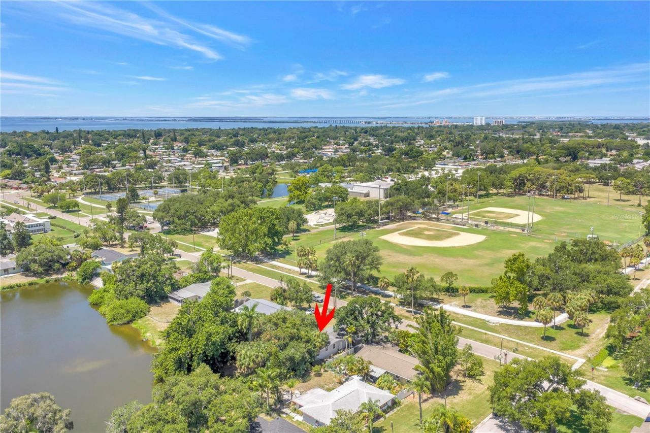 5846 12th Street S, Saint Petersburg, FL 33705 Photo