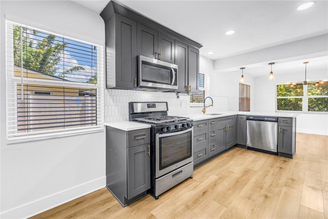 5846 12th Street S, Saint Petersburg, FL 33705 Photo