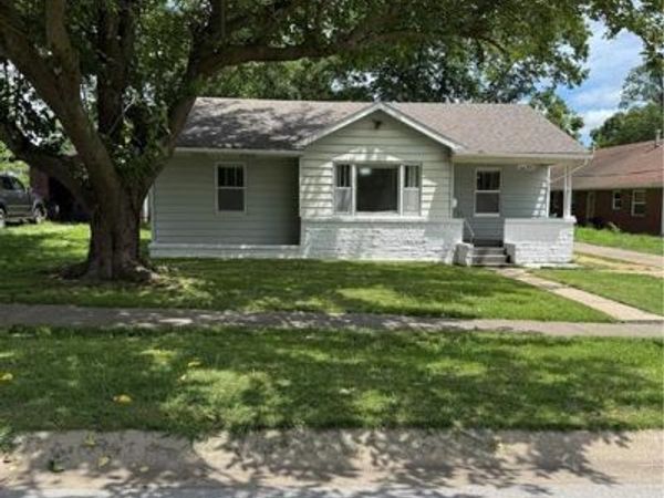404 W Dakota Street, Butler, MO 64730