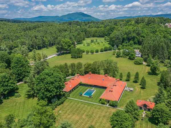 2236 River Road, Manchester, VT 05255