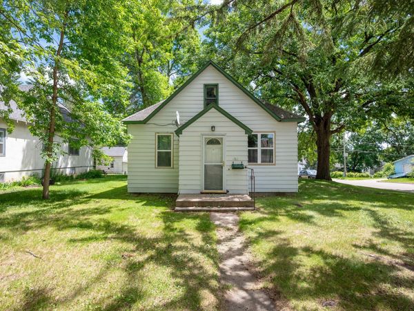 402 7th Street NE, Staples, MN 56479