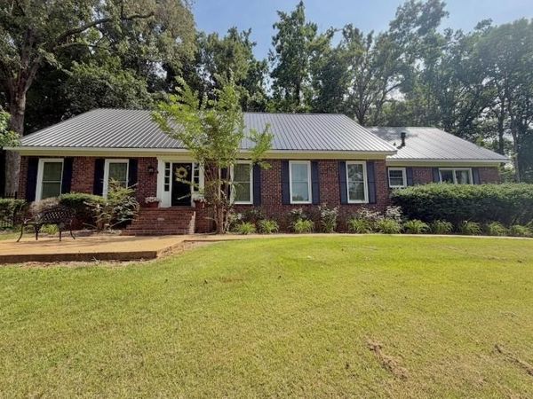 1034 Morgan Dr., New Albany, MS 38652