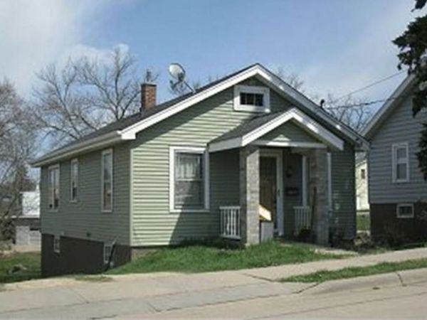2605 Van Buren Street, Dubuque, IA 52001