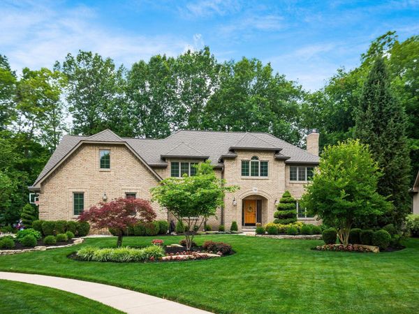 7083 Oakstream Court, Columbus, OH 43235
