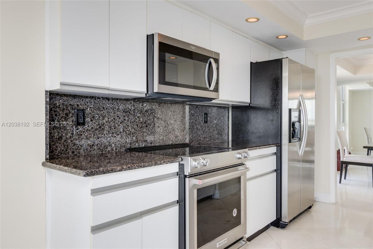 4000 Towerside Ter , Unit 1701, Miami, FL 33138 Photo