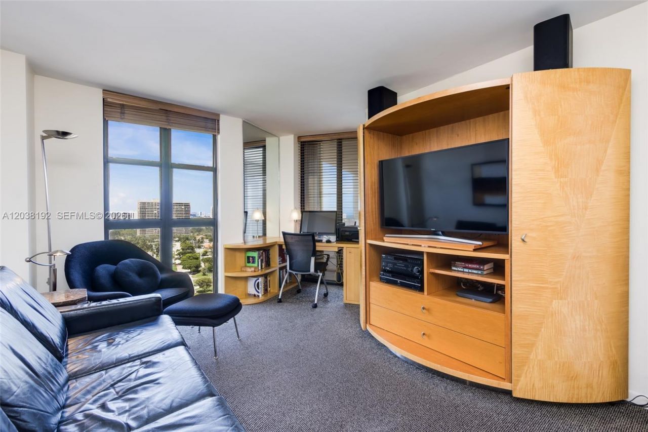 4000 Towerside Ter , Unit 1701, Miami, FL 33138 Photo