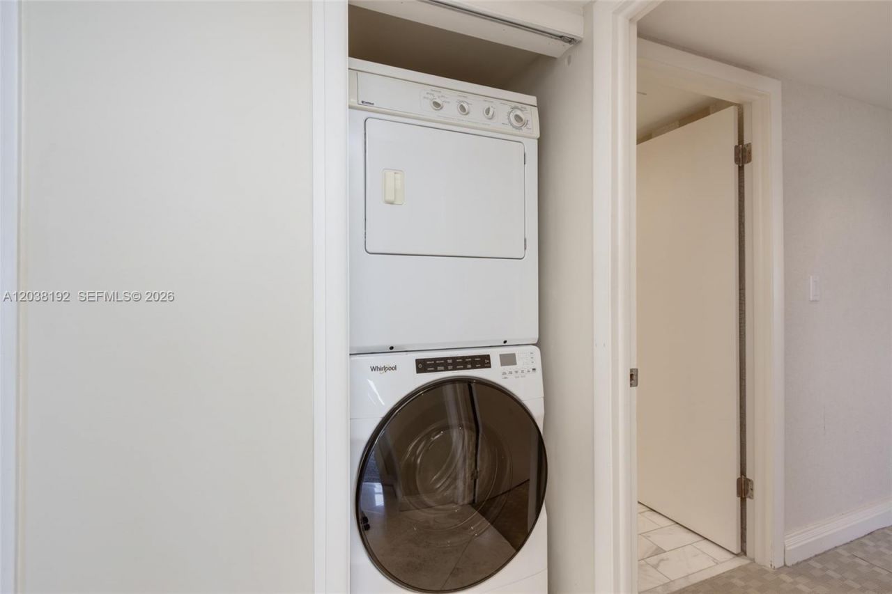 4000 Towerside Ter , Unit 1701, Miami, FL 33138 Photo