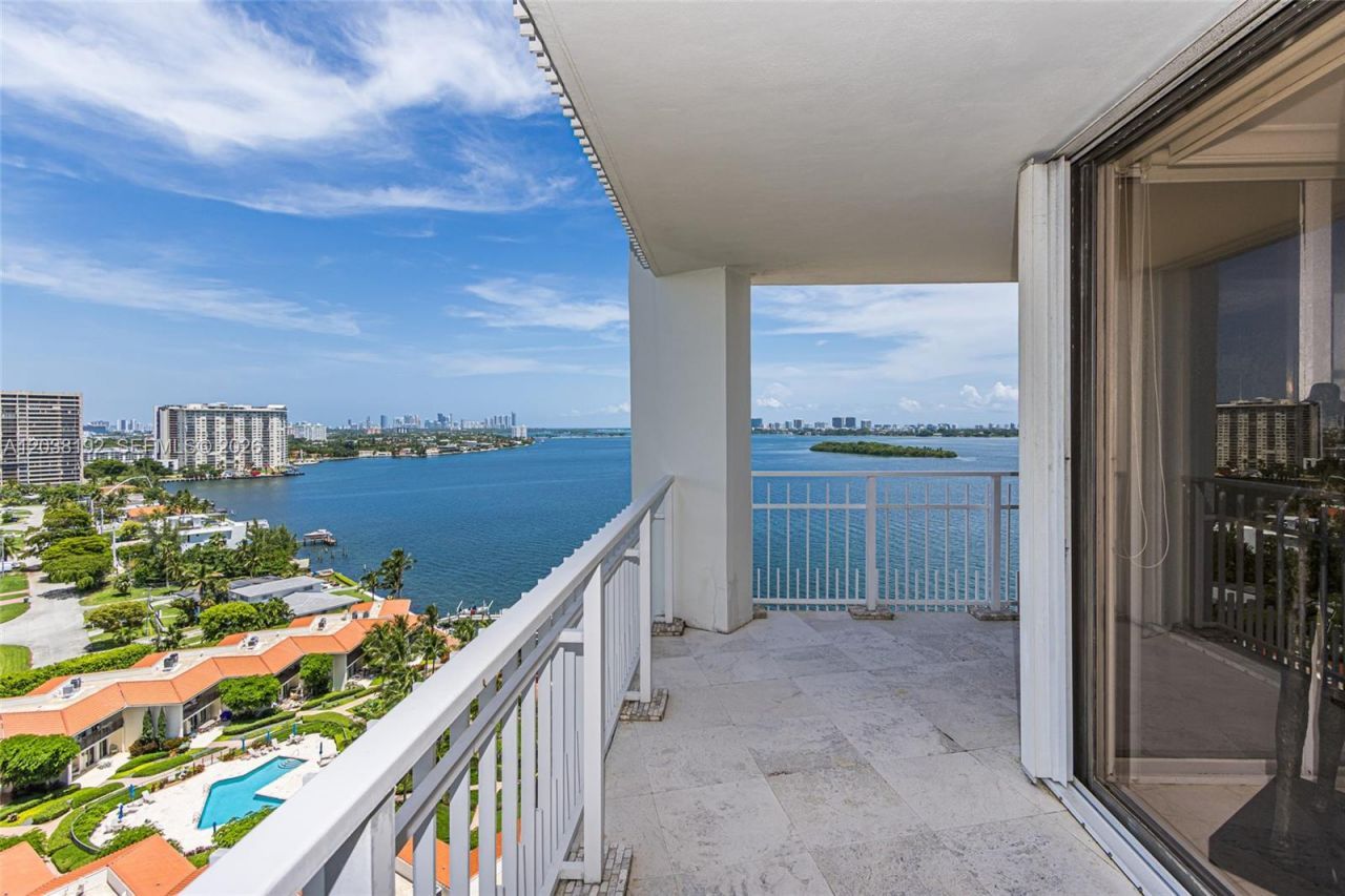 4000 Towerside Ter , Unit 1701, Miami, FL 33138 Photo