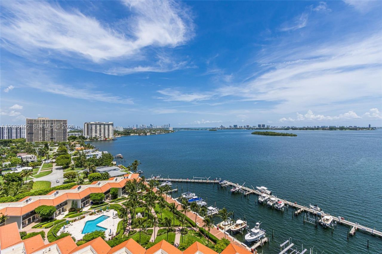 4000 Towerside Ter , Unit 1701, Miami, FL 33138 Photo