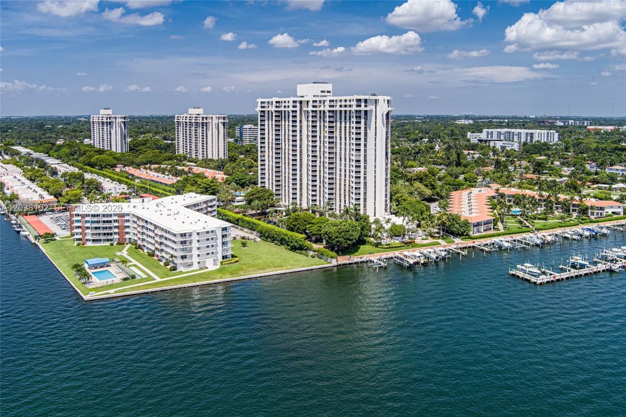 4000 Towerside Ter , Unit 1701, Miami, FL 33138 Photo