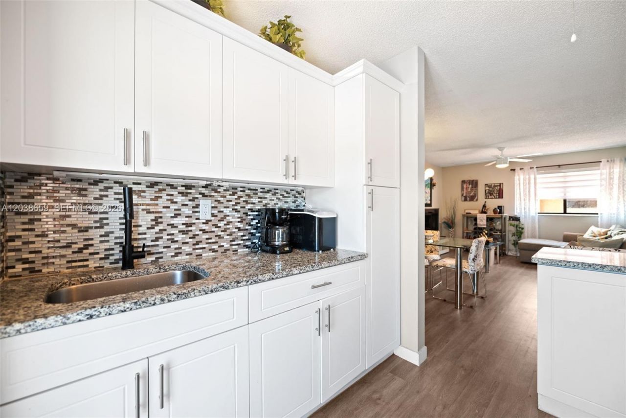 2770 W 60th Pl, Unit 202, Hialeah, FL 33016 Photo