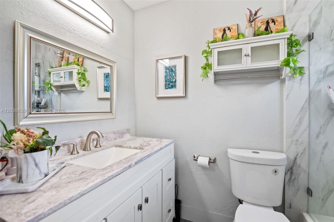 2770 W 60th Pl, Unit 202, Hialeah, FL 33016 Photo