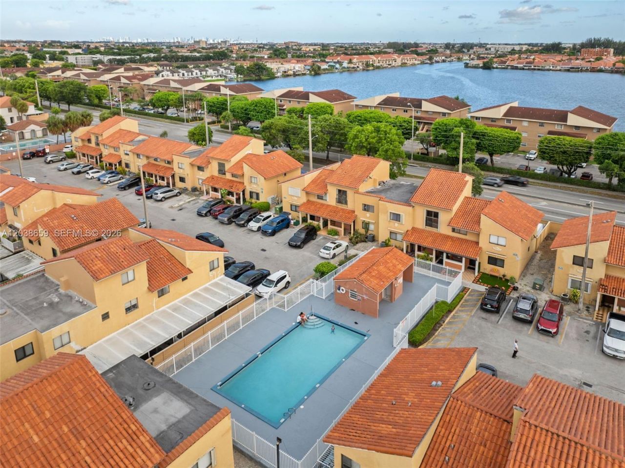 2770 W 60th Pl, Unit 202, Hialeah, FL 33016 Photo