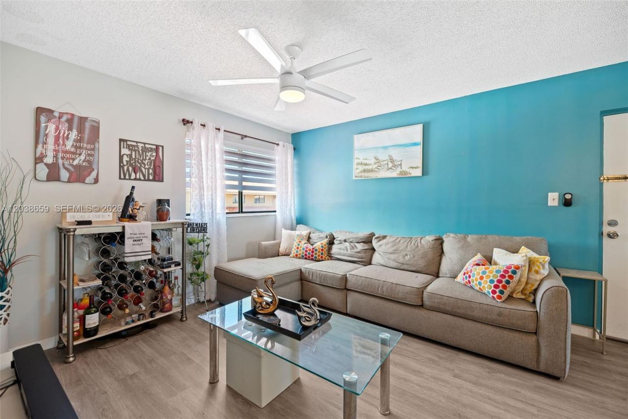 2770 W 60th Pl, Unit 202, Hialeah, FL 33016 Photo