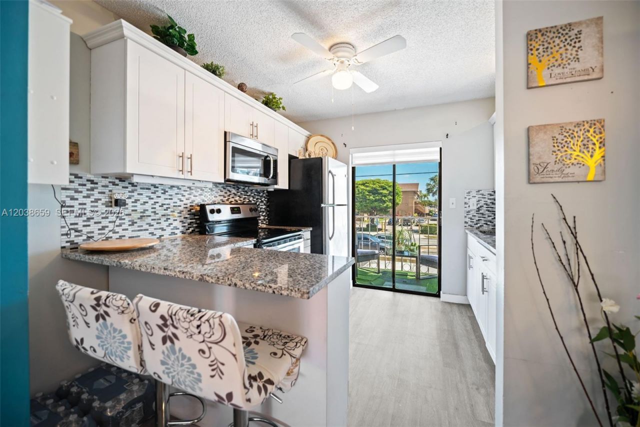 2770 W 60th Pl, Unit 202, Hialeah, FL 33016 Photo