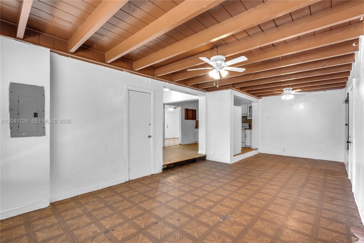 576 NW 147th St , Miami, FL 33168 Photo