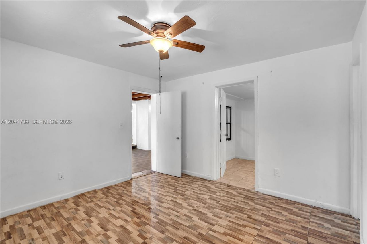 576 NW 147th St , Miami, FL 33168 Photo