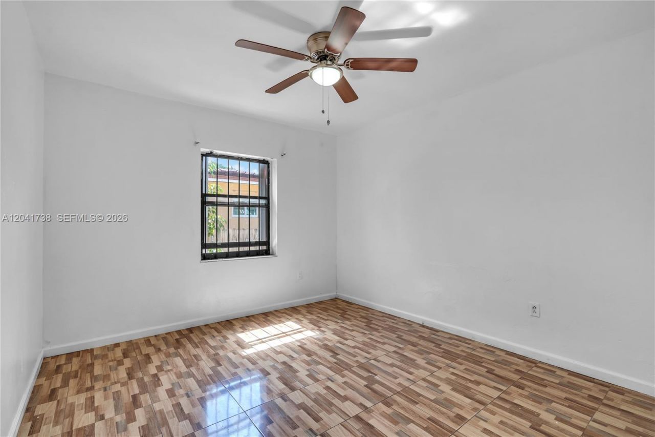 576 NW 147th St , Miami, FL 33168 Photo