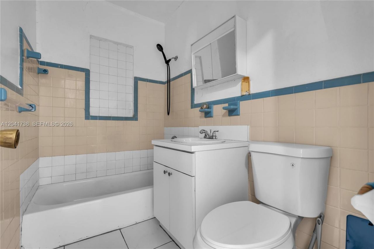 576 NW 147th St , Miami, FL 33168 Photo