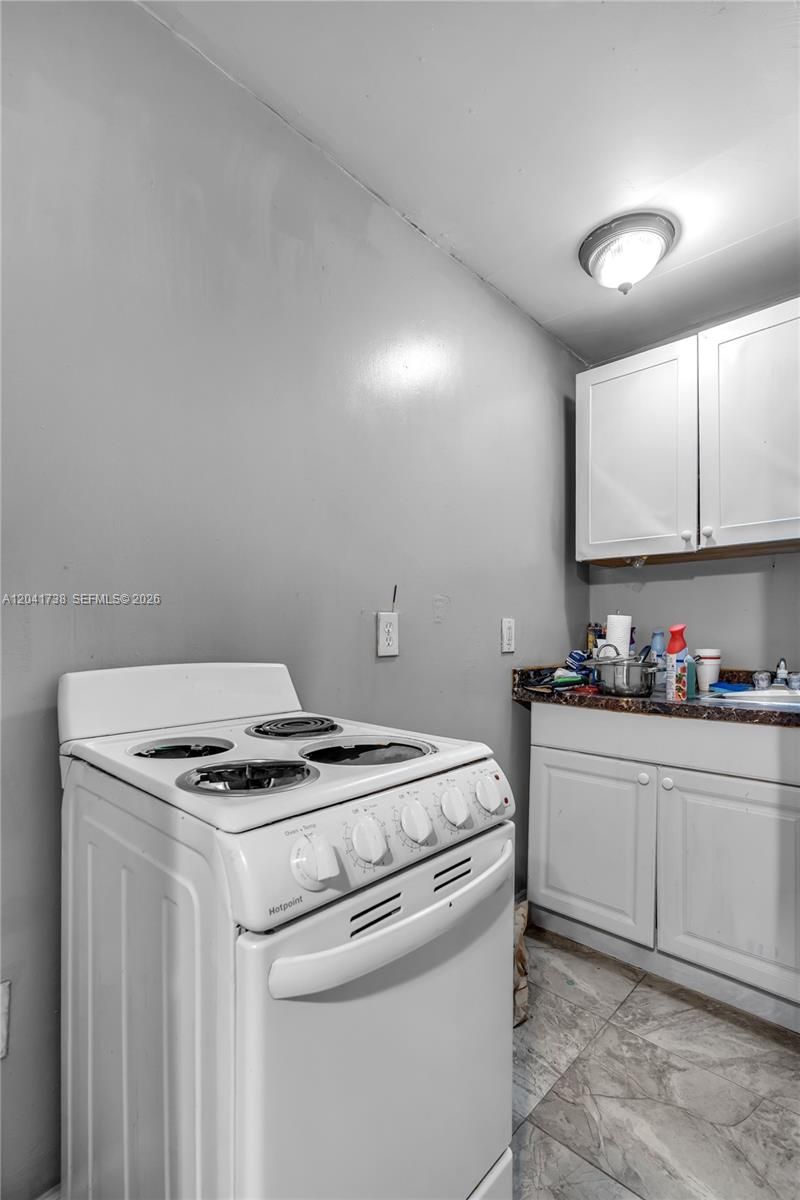 576 NW 147th St , Miami, FL 33168 Photo