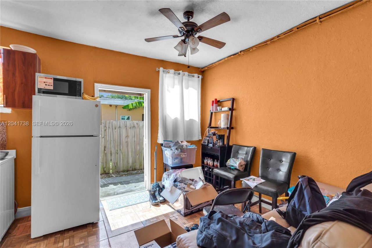 576 NW 147th St , Miami, FL 33168 Photo