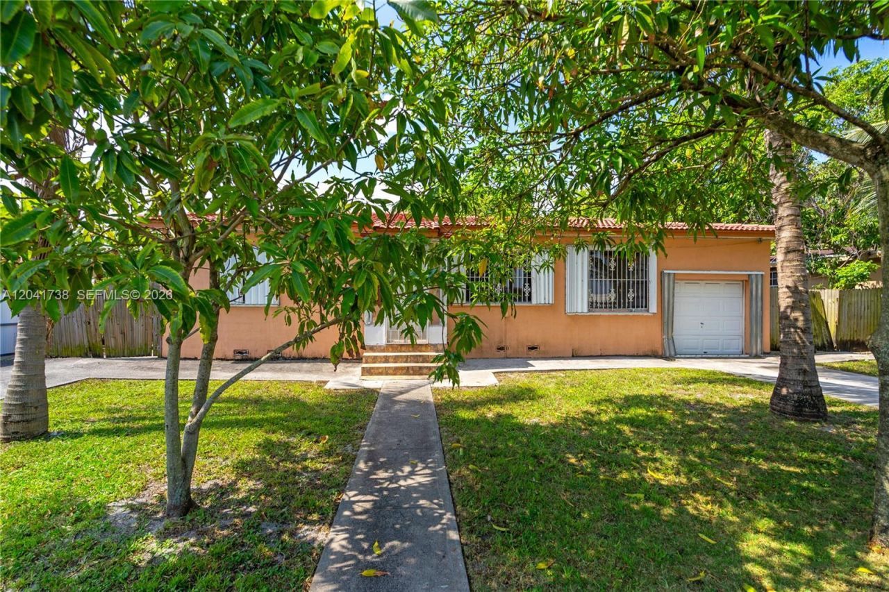 576 NW 147th St , Miami, FL 33168 Photo