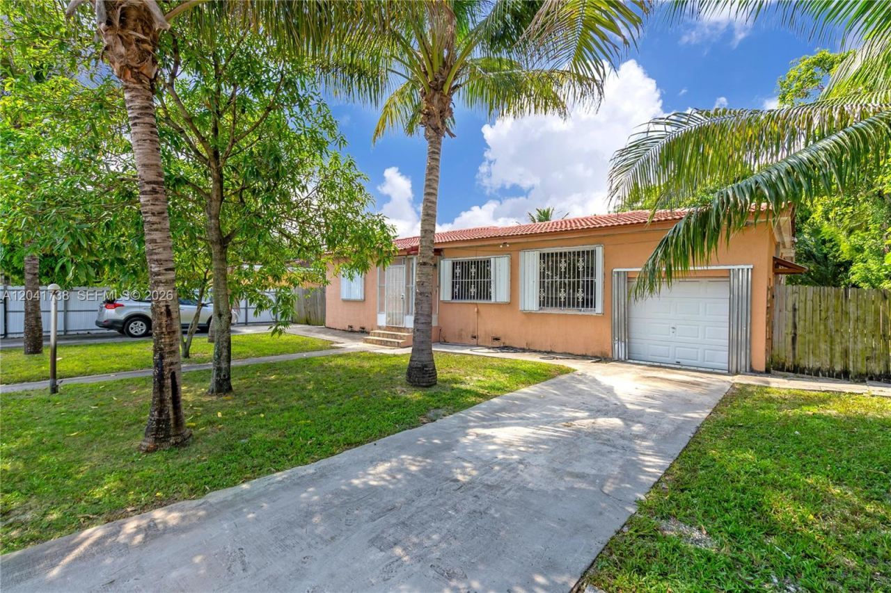 576 NW 147th St , Miami, FL 33168 Photo