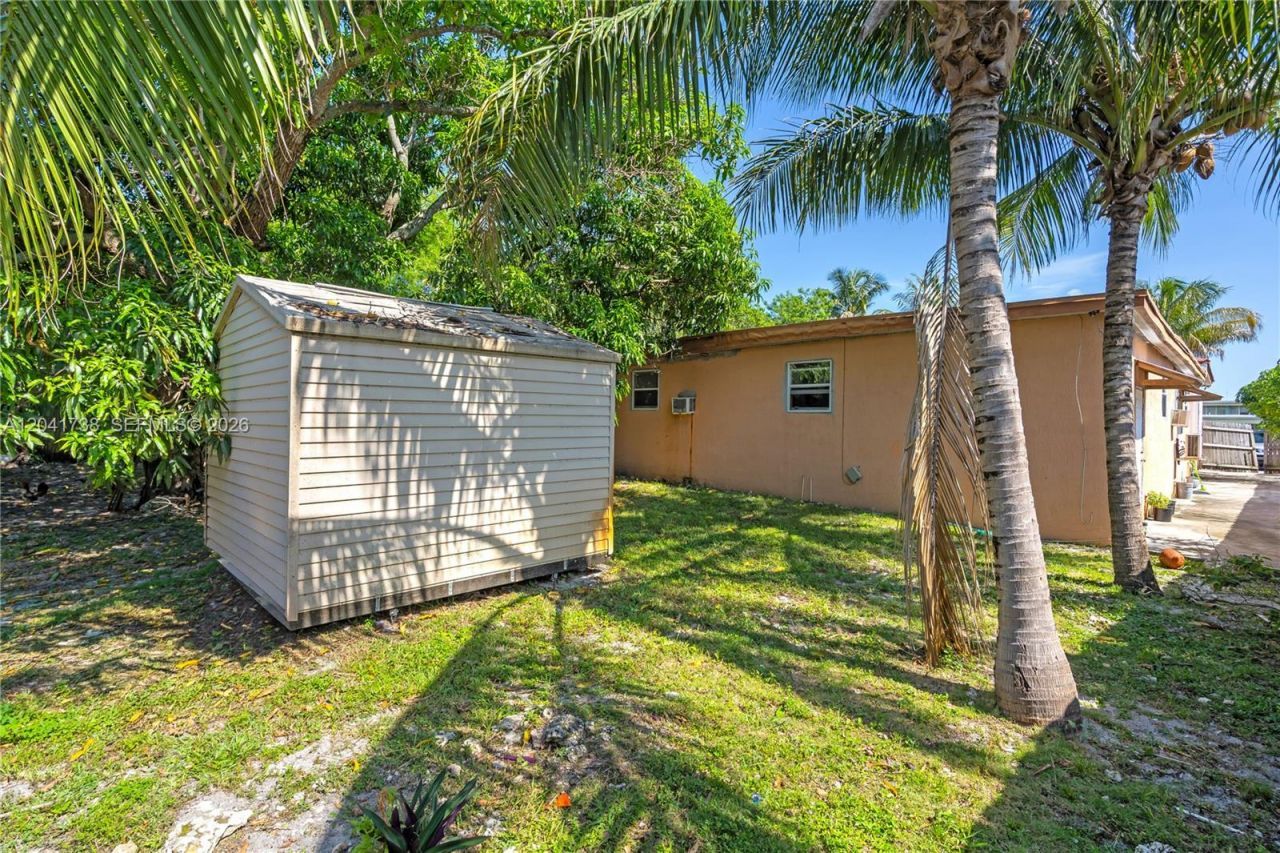 576 NW 147th St , Miami, FL 33168 Photo