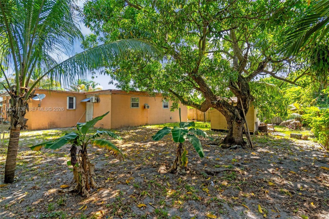 576 NW 147th St , Miami, FL 33168 Photo