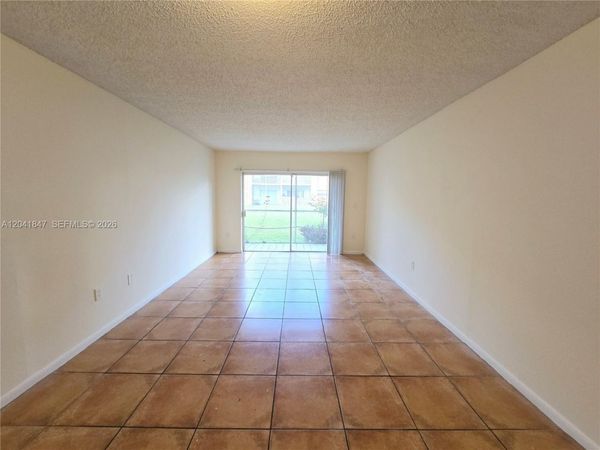 3600 NW 21st St , Unit 103, Lauderdale Lakes, FL 33311