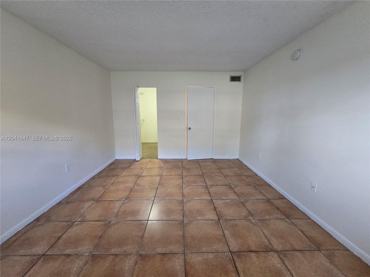 3600 NW 21st St , Unit 103, Lauderdale Lakes, FL 33311 Photo