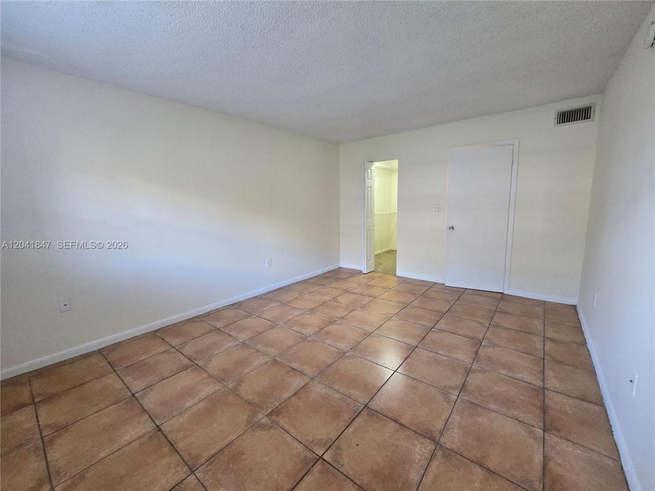 3600 NW 21st St , Unit 103, Lauderdale Lakes, FL 33311 Photo