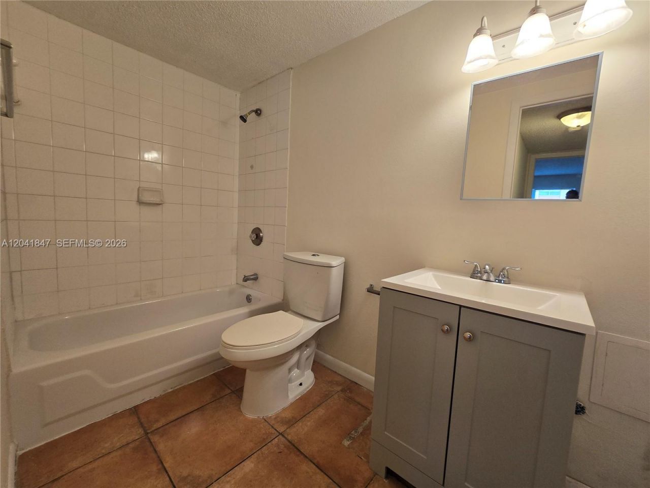3600 NW 21st St , Unit 103, Lauderdale Lakes, FL 33311 Photo