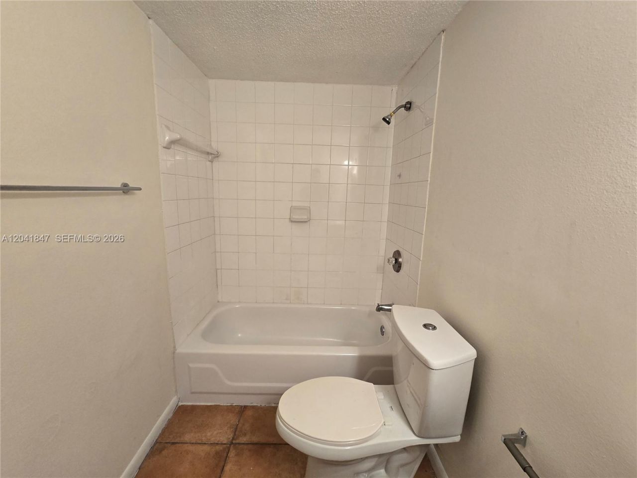 3600 NW 21st St , Unit 103, Lauderdale Lakes, FL 33311 Photo