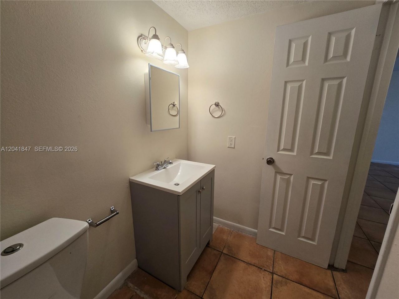 3600 NW 21st St , Unit 103, Lauderdale Lakes, FL 33311 Photo