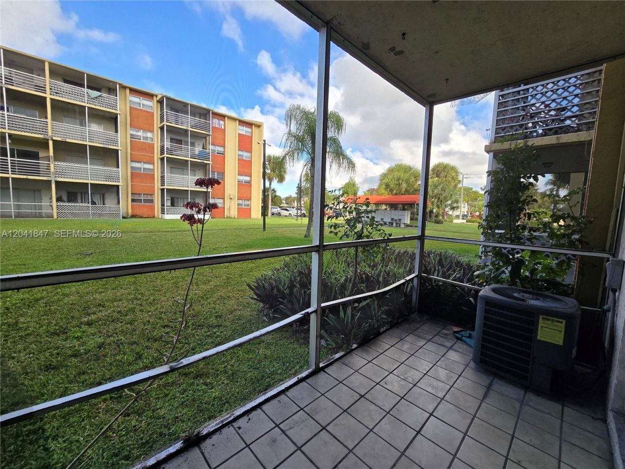 3600 NW 21st St , Unit 103, Lauderdale Lakes, FL 33311 Photo
