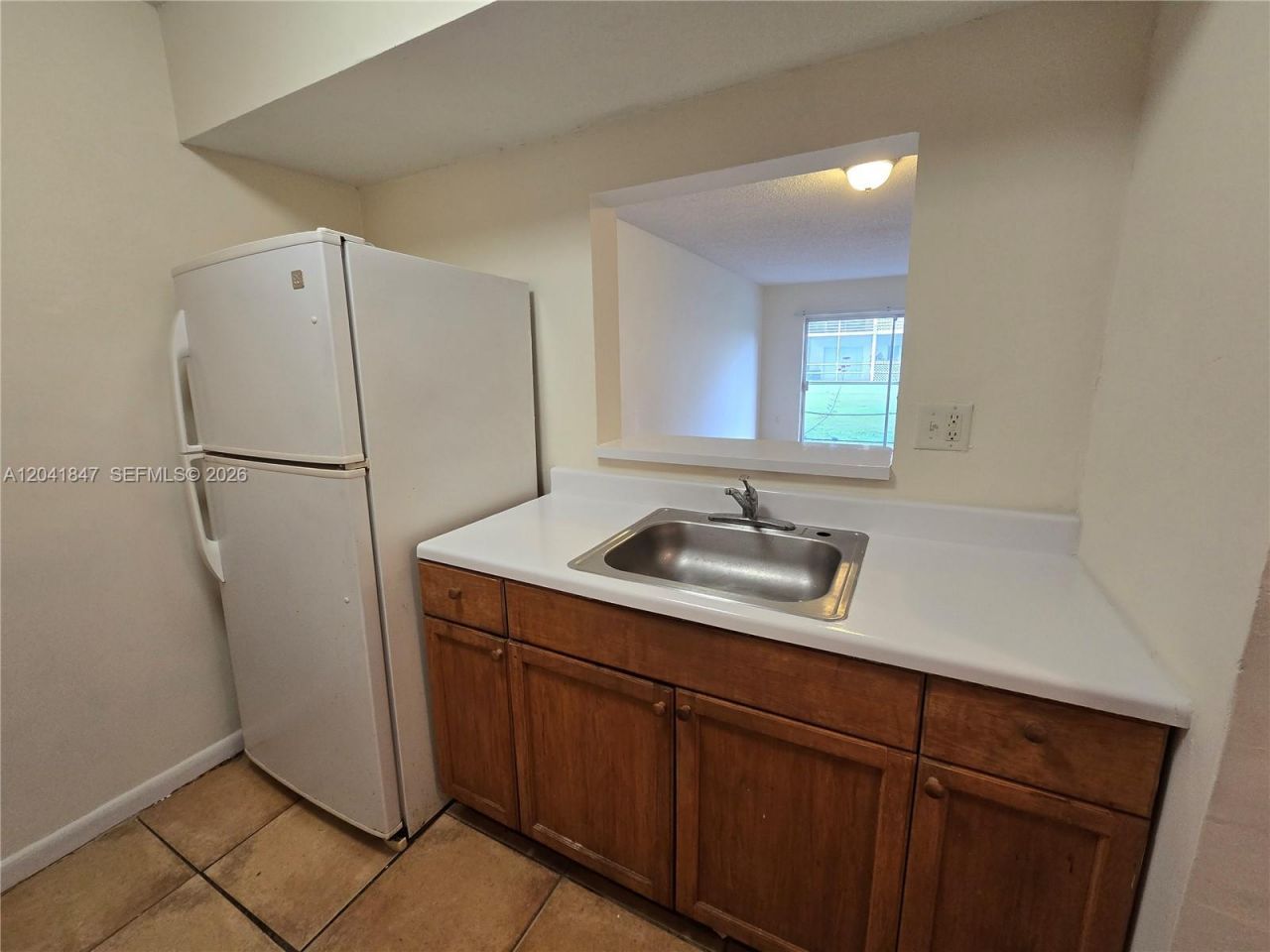 3600 NW 21st St , Unit 103, Lauderdale Lakes, FL 33311 Photo