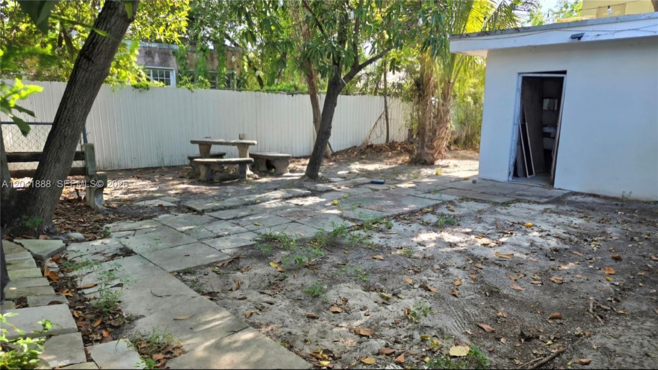 241 NW 32nd St, Miami, FL 33127 Photo