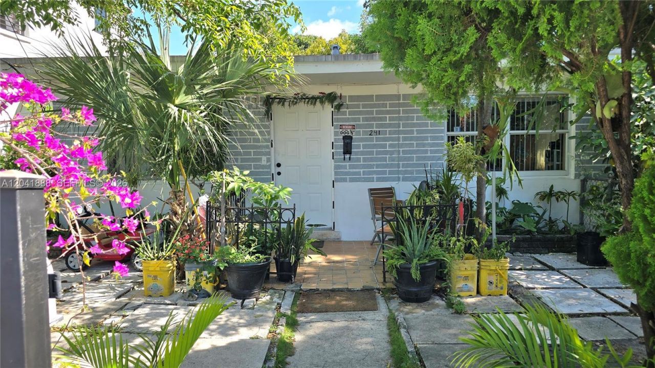 241 NW 32nd St, Miami, FL 33127 Photo
